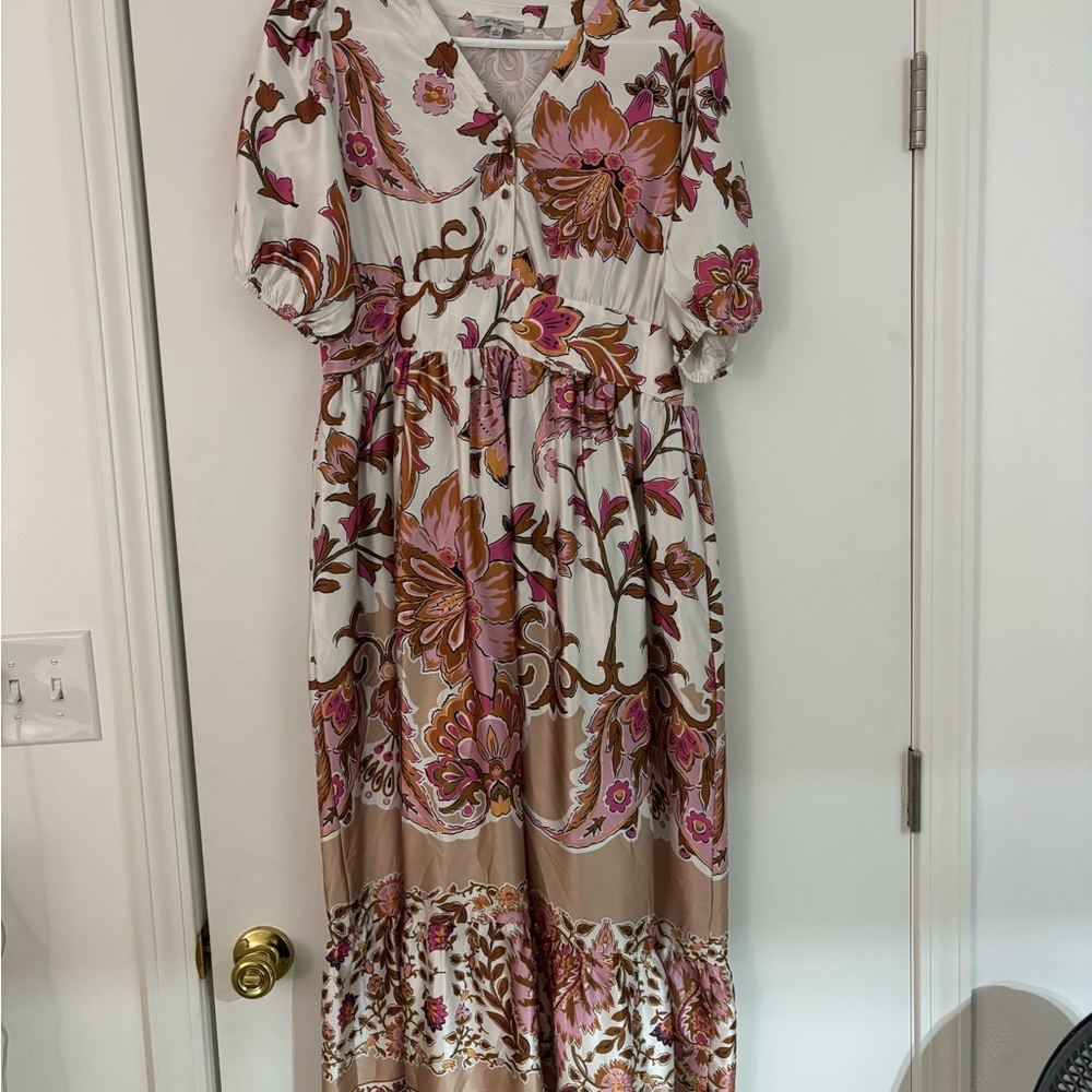 Elegant Floral Maxi Dress in Pink and Brown
